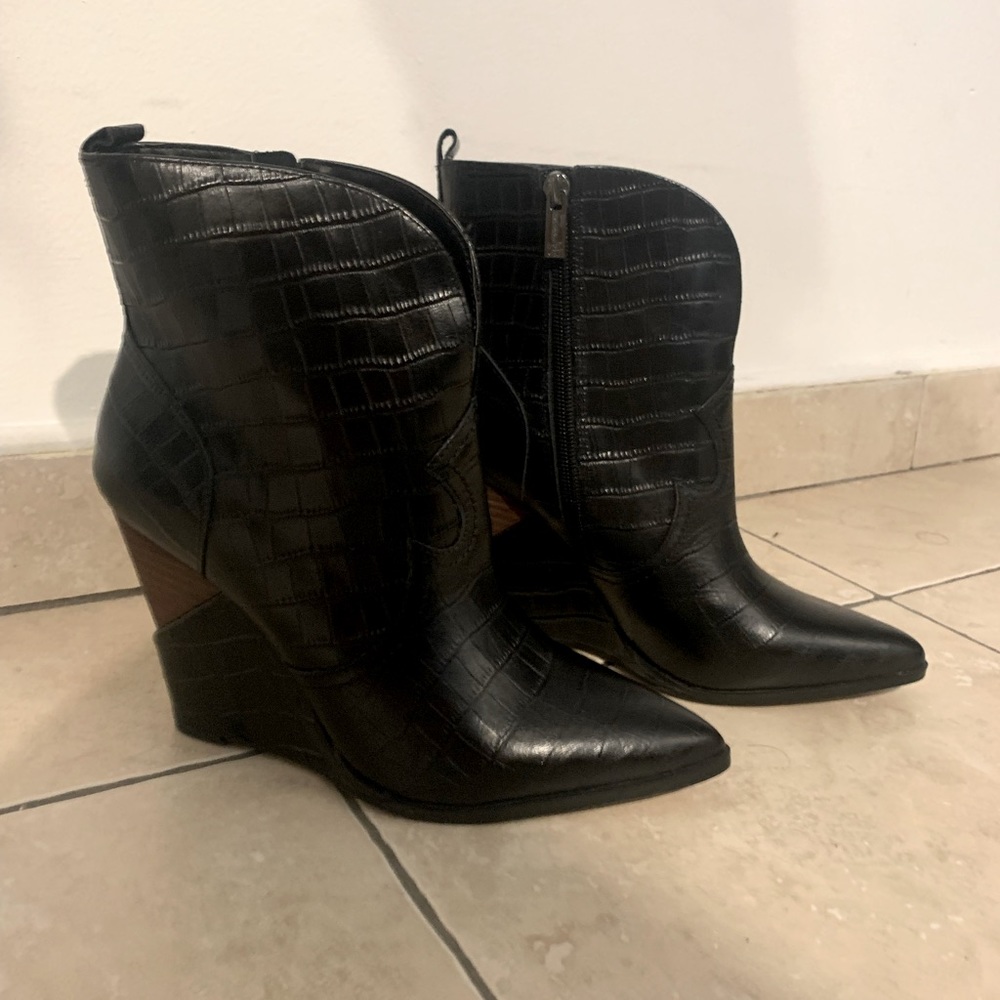 Cute Jessica Simpson boots